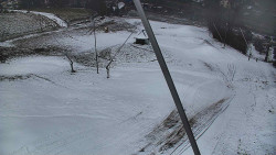 Spodní část sjezdovky skiareálu Karolinka