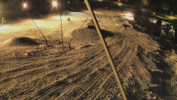 Spodní část sjezdovky skiareálu Karolinka