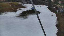 Spodní část sjezdovky skiareálu Karolinka