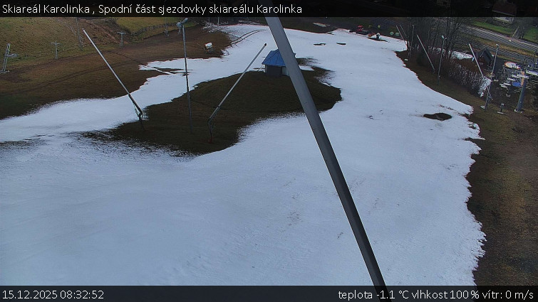 Skiareál Karolinka  - Spodní část sjezdovky skiareálu Karolinka - 15.12.2025 v 08:32
