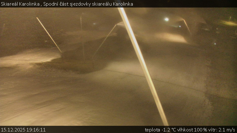 Skiareál Karolinka  - Spodní část sjezdovky skiareálu Karolinka - 15.12.2025 v 19:16