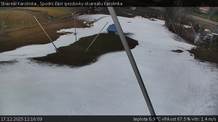 Skiareál Karolinka  - Spodní část sjezdovky skiareálu Karolinka - 17.12.2025 v 12:16