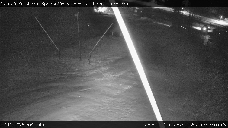 Skiareál Karolinka  - Spodní část sjezdovky skiareálu Karolinka - 17.12.2025 v 20:32