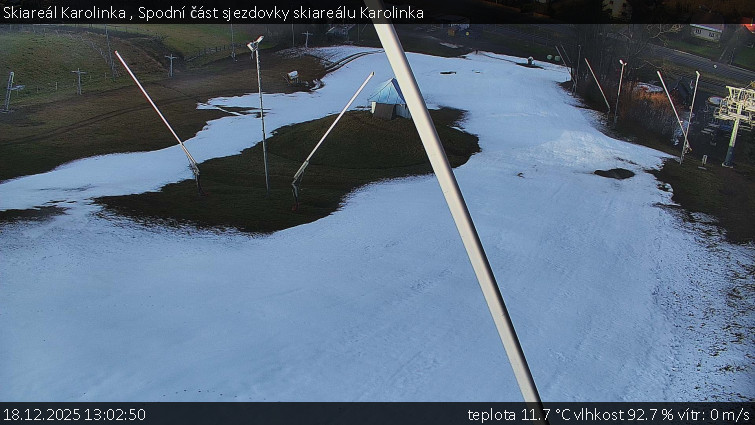 Skiareál Karolinka  - Spodní část sjezdovky skiareálu Karolinka - 18.12.2025 v 13:02