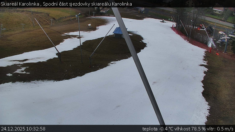 Skiareál Karolinka  - Spodní část sjezdovky skiareálu Karolinka - 24.12.2025 v 10:32