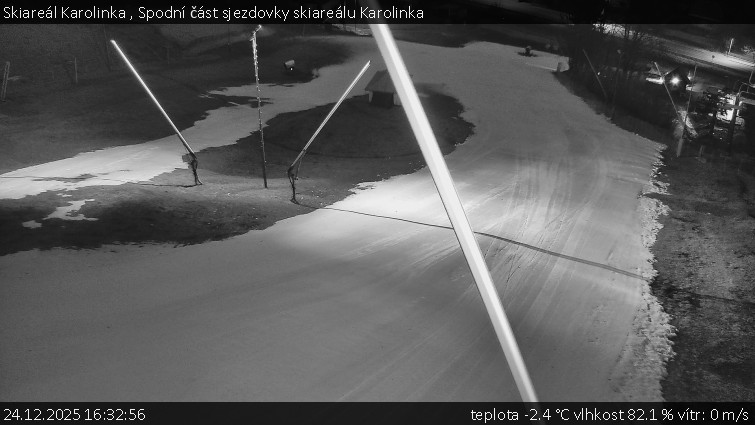 Skiareál Karolinka  - Spodní část sjezdovky skiareálu Karolinka - 24.12.2025 v 16:32
