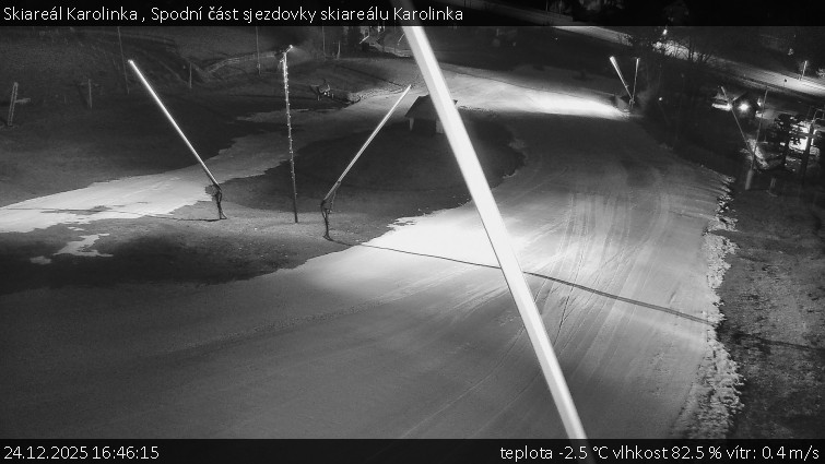 Skiareál Karolinka  - Spodní část sjezdovky skiareálu Karolinka - 24.12.2025 v 16:46