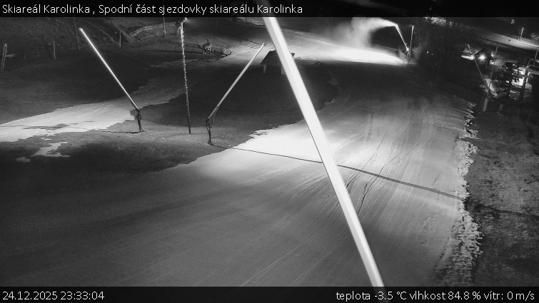 Skiareál Karolinka  - Spodní část sjezdovky skiareálu Karolinka - 24.12.2025 v 23:33