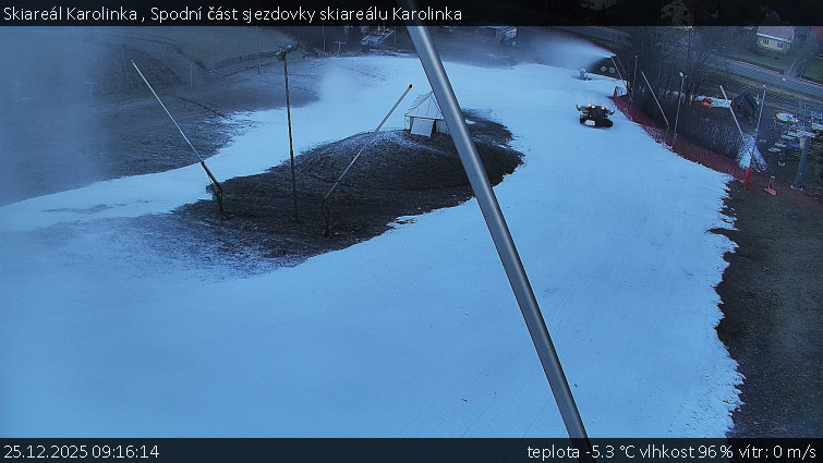 Skiareál Karolinka  - Spodní část sjezdovky skiareálu Karolinka - 25.12.2025 v 09:16