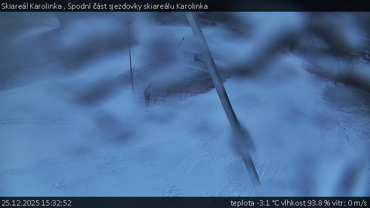 Skiareál Karolinka  - Spodní část sjezdovky skiareálu Karolinka - 25.12.2025 v 15:32