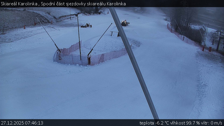 Skiareál Karolinka  - Spodní část sjezdovky skiareálu Karolinka - 27.12.2025 v 07:46