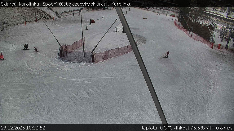 Skiareál Karolinka  - Spodní část sjezdovky skiareálu Karolinka - 28.12.2025 v 10:32