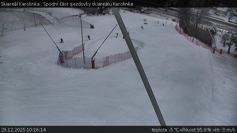 Skiareál Karolinka  - Spodní část sjezdovky skiareálu Karolinka - 29.12.2025 v 10:16