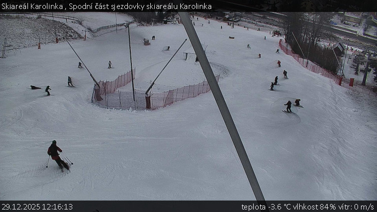 Skiareál Karolinka  - Spodní část sjezdovky skiareálu Karolinka - 29.12.2025 v 12:16