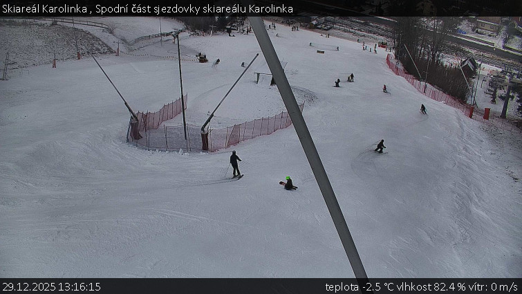 Skiareál Karolinka  - Spodní část sjezdovky skiareálu Karolinka - 29.12.2025 v 13:16
