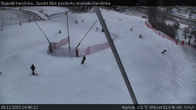 Skiareál Karolinka  - Spodní část sjezdovky skiareálu Karolinka - 29.12.2025 v 14:46