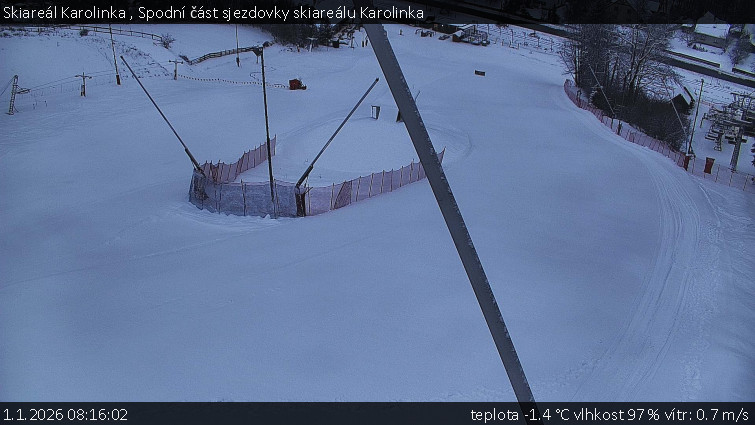 Skiareál Karolinka  - Spodní část sjezdovky skiareálu Karolinka - 1.1.2026 v 08:16