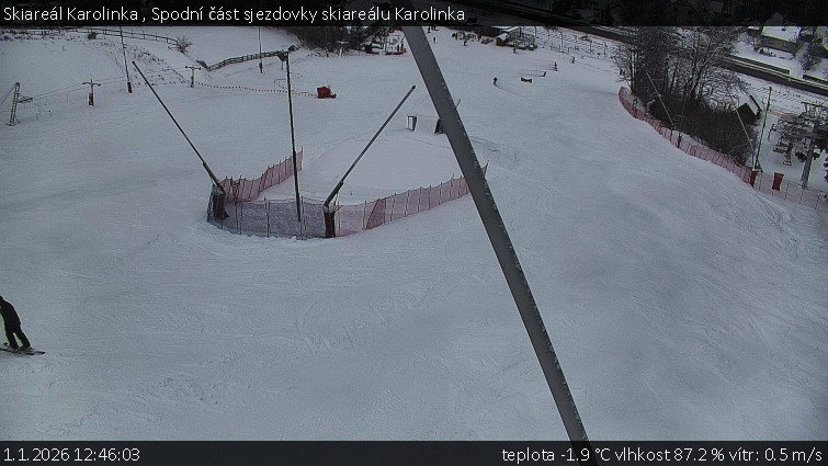 Skiareál Karolinka  - Spodní část sjezdovky skiareálu Karolinka - 1.1.2026 v 12:46