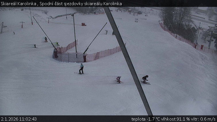 Skiareál Karolinka  - Spodní část sjezdovky skiareálu Karolinka - 2.1.2026 v 11:02