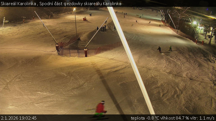 Skiareál Karolinka  - Spodní část sjezdovky skiareálu Karolinka - 2.1.2026 v 19:02