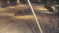 Spodní část sjezdovky skiareálu Karolinka