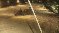 Spodní část sjezdovky skiareálu Karolinka