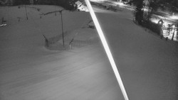 Spodní část sjezdovky skiareálu Karolinka