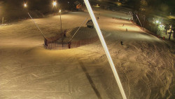 Spodní část sjezdovky skiareálu Karolinka