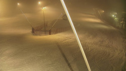 Spodní část sjezdovky skiareálu Karolinka