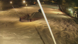 Spodní část sjezdovky skiareálu Karolinka