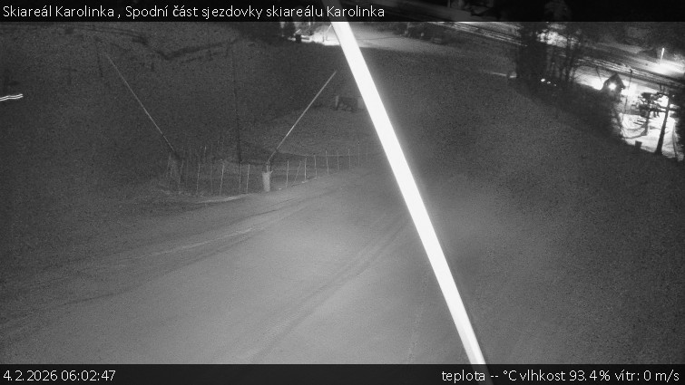 Skiareál Karolinka  - Spodní část sjezdovky skiareálu Karolinka - 4.2.2026 v 06:02