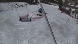 Spodní část sjezdovky skiareálu Karolinka