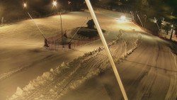 Spodní část sjezdovky skiareálu Karolinka