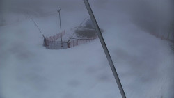 Spodní část sjezdovky skiareálu Karolinka