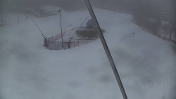 Spodní část sjezdovky skiareálu Karolinka