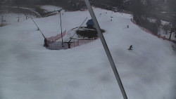 Spodní část sjezdovky skiareálu Karolinka