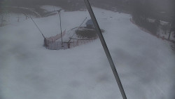 Spodní část sjezdovky skiareálu Karolinka