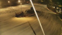 Spodní část sjezdovky skiareálu Karolinka