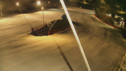 Spodní část sjezdovky skiareálu Karolinka