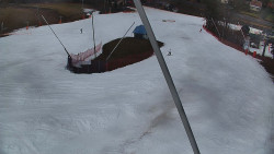 Spodní část sjezdovky skiareálu Karolinka