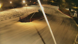 Spodní část sjezdovky skiareálu Karolinka