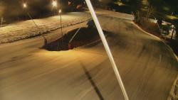 Spodní část sjezdovky skiareálu Karolinka