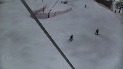 Spodní část sjezdovky skiareálu Karolinka