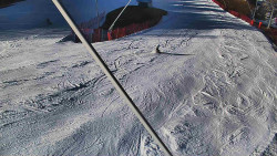 Spodní část sjezdovky skiareálu Karolinka