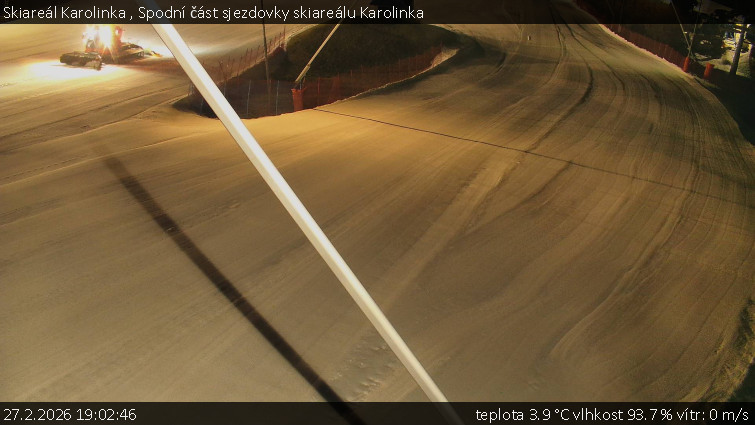 Skiareál Karolinka  - Spodní část sjezdovky skiareálu Karolinka - 27.2.2026 v 19:02
