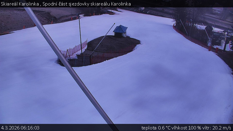 Skiareál Karolinka  - Spodní část sjezdovky skiareálu Karolinka - 4.3.2026 v 06:16
