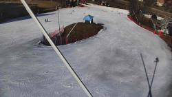 Spodní část sjezdovky skiareálu Karolinka