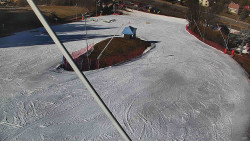 Spodní část sjezdovky skiareálu Karolinka