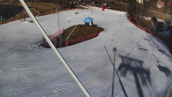 Spodní část sjezdovky skiareálu Karolinka