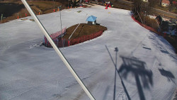 Spodní část sjezdovky skiareálu Karolinka